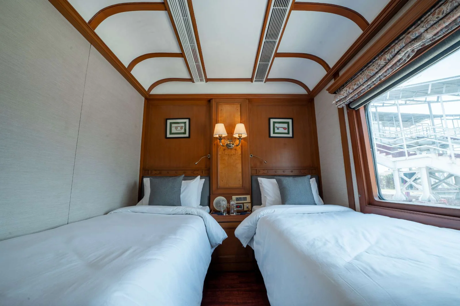 Twin Deluxe Cabin