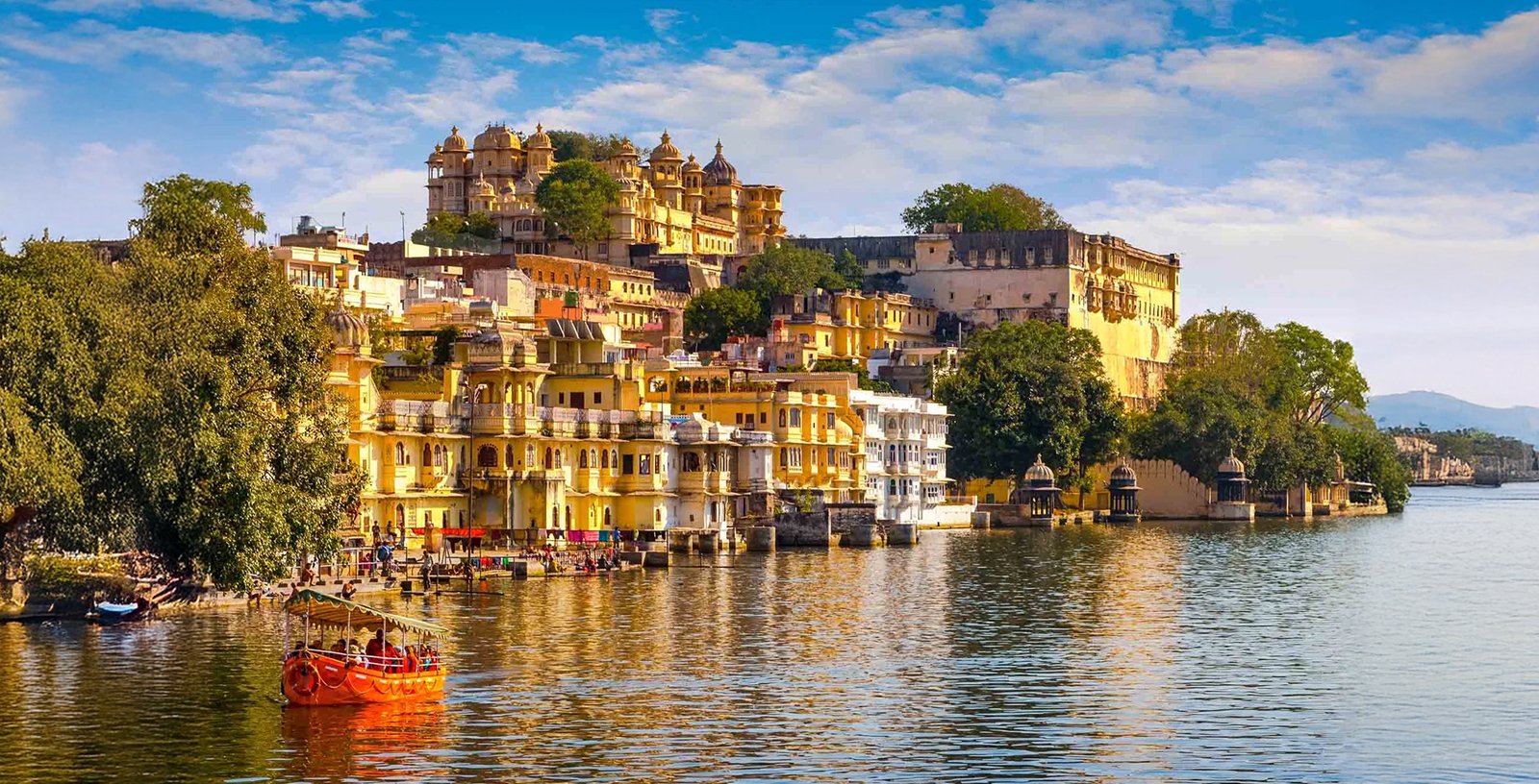 City Palace Pichola Lake Udaipur Rajasthan India